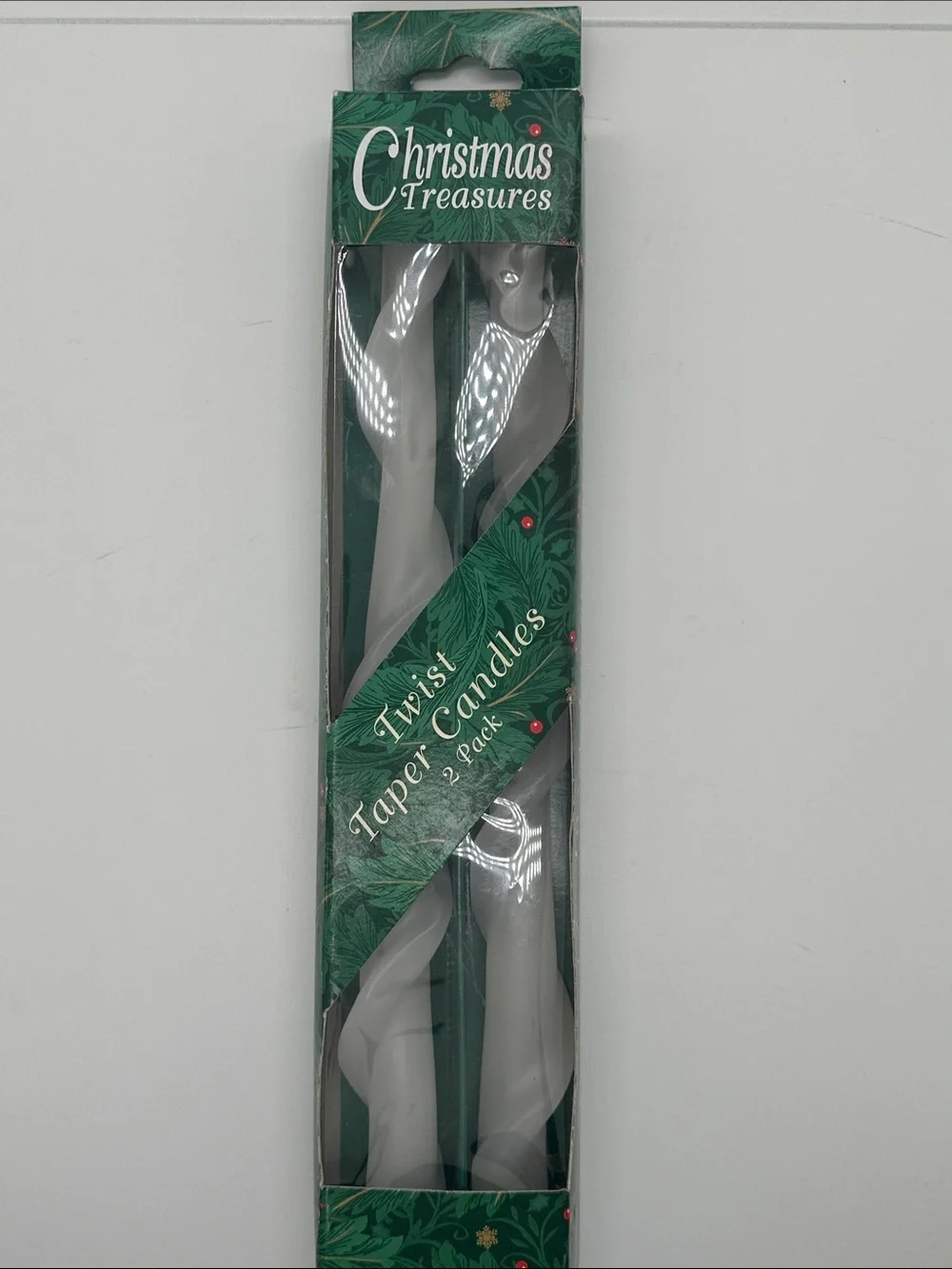 Vintage Christmas Treasures Twist Taper 12” Candles pack of 2
Made in Hong Kong - Picture 6 of 10